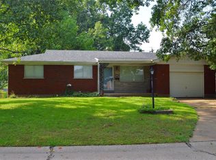 2229 Doran Dr, Saint Louis, MO 63125
