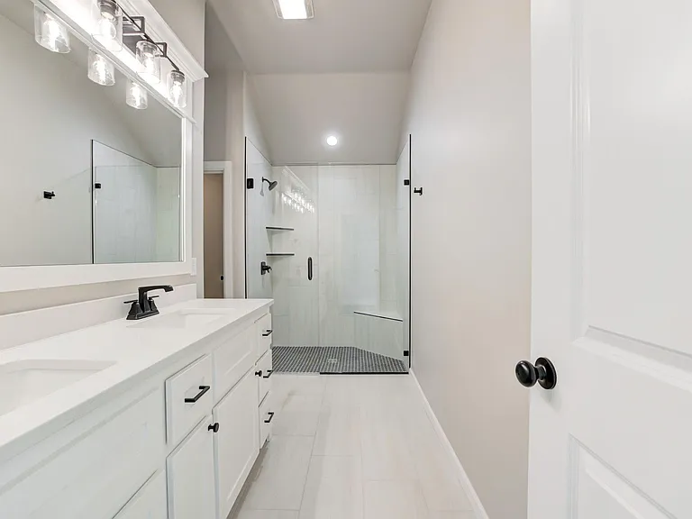1811 Hollow Crest Ct — Photo 29