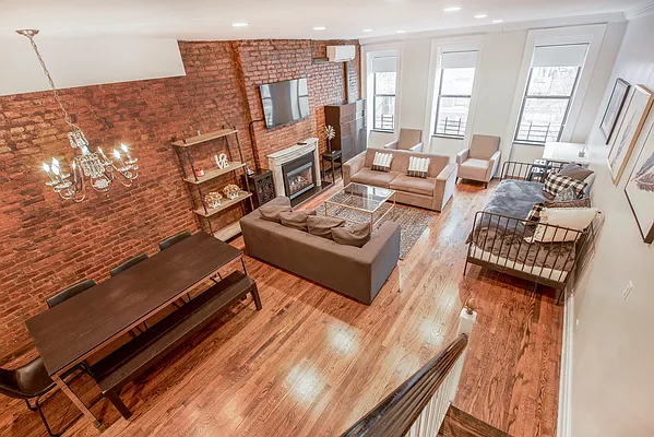 Rented by R New York | media 1
