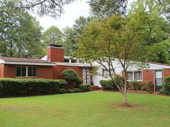 1032 Forest Glen Dr, Albany, GA 31707