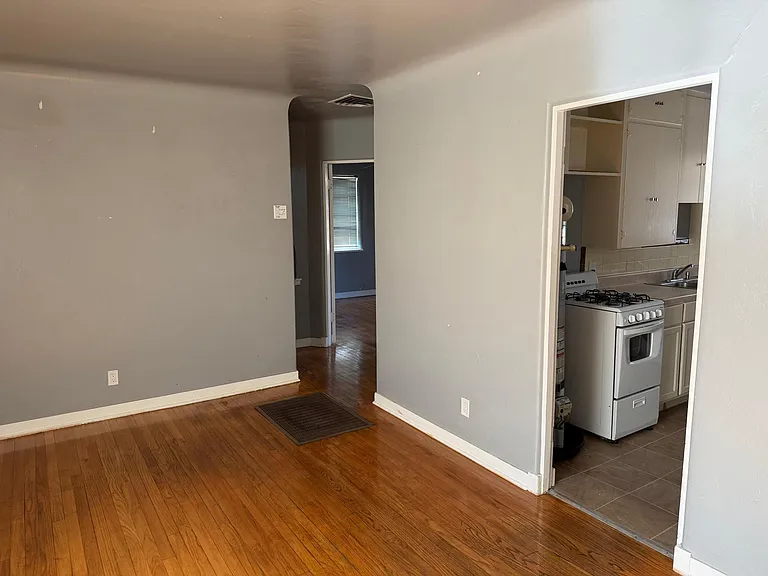 516 Ash St SE #B — Photo 6