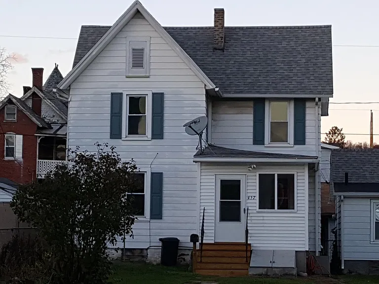457 Wilson St — Photo 4