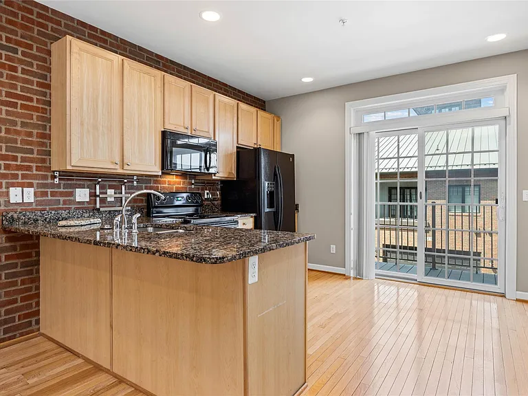 420 Lewis Ct — Photo 15