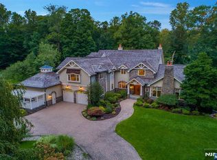 2 Lookout Dr, Saddle River, NJ 07458