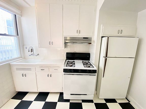 5th image of 301 Union St #1257B