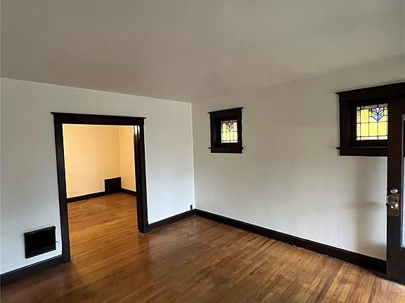 3rd image of 4028 S Spring Ave