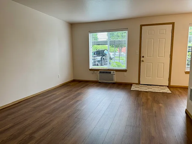 1410 W Prasch Ave — Photo 14