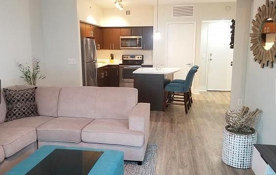 5th image of 300 S Orange Ave