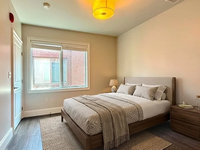 371 Main St #8 — Photo 7