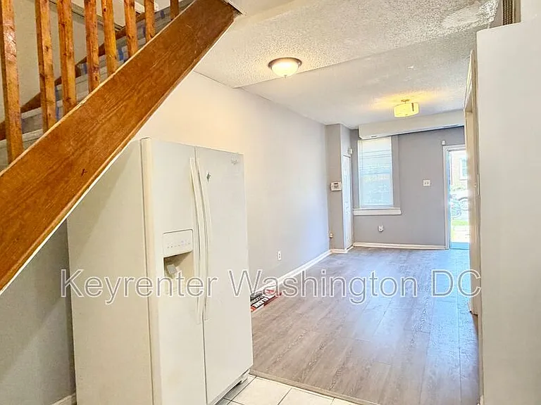 1537 A St SE #SE — Photo 8