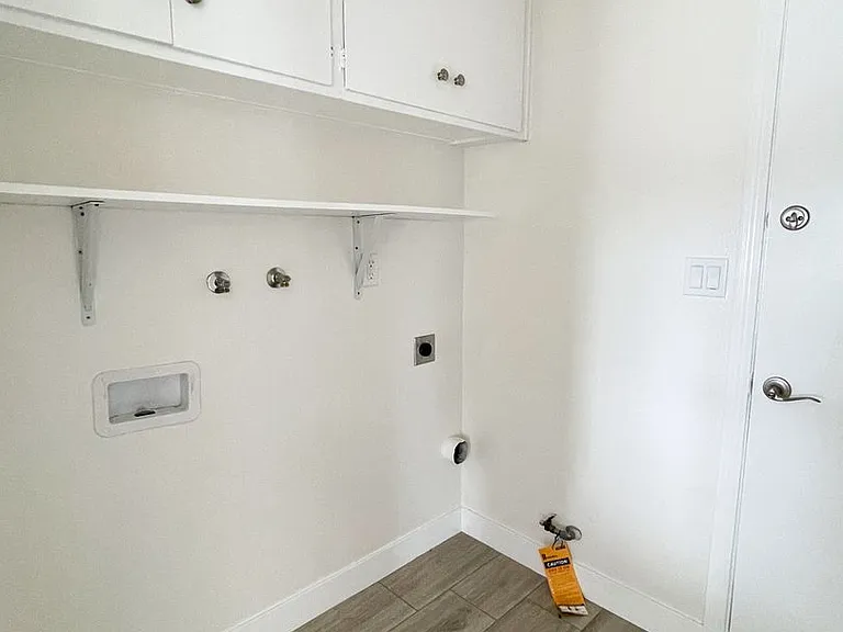 9192 Christine Dr — Photo 33