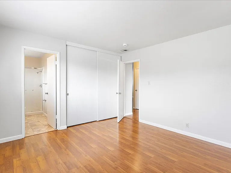 2120 San Antonio Ave #E — Photo 12