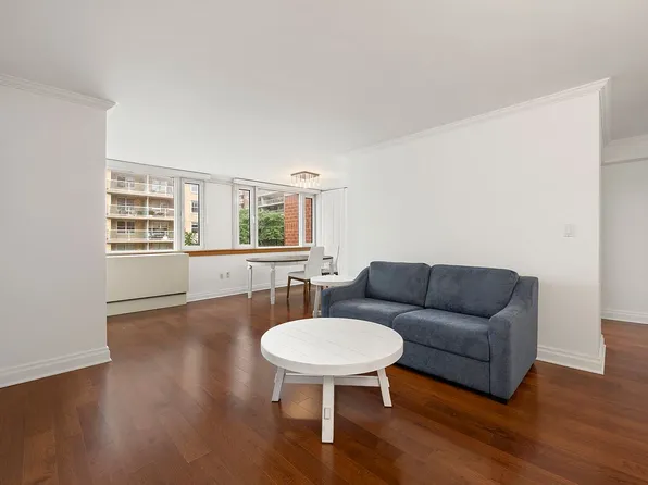 404 E 76th St APT 3B, New York, NY 10021