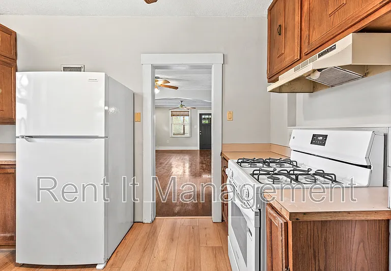 2315 N 61st St — Photo 14