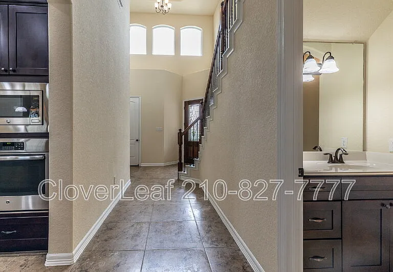 6126 Lowrie — Photo 10