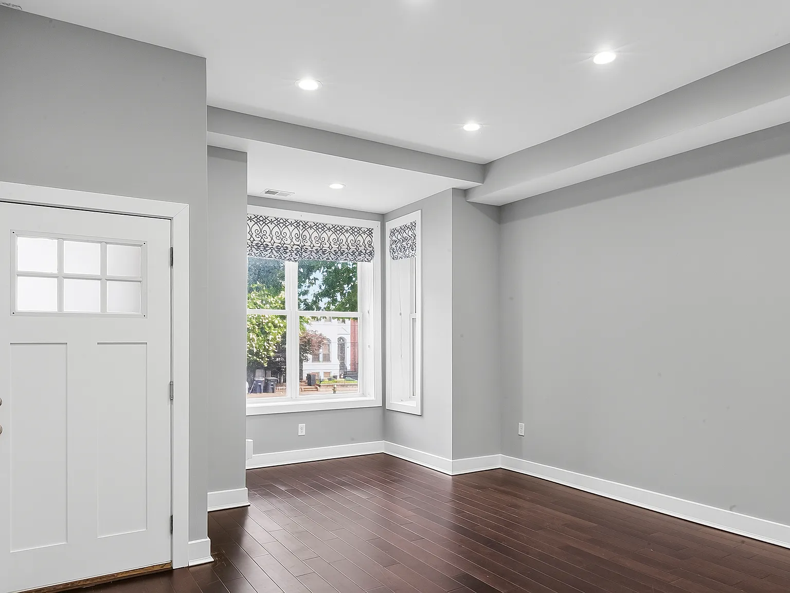 3 bed, 2066 sqft, $3,795 — Photo 4
