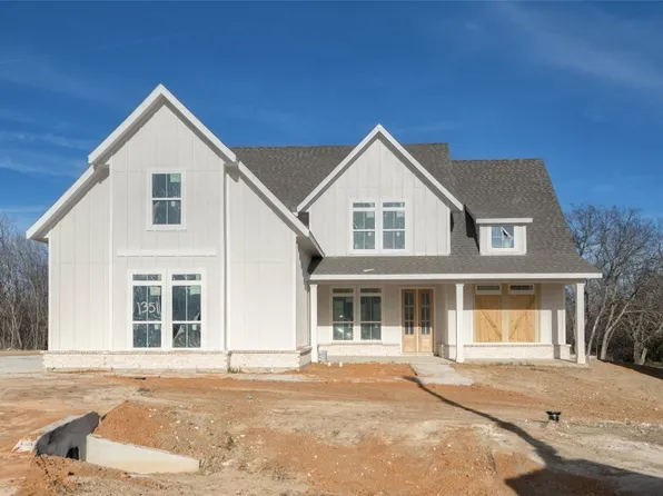 1351 Orange Blossom Ct, Gainesville, TX 76240