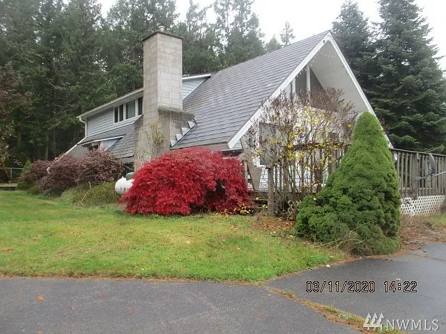 341 Farnsworth Pl photo 1