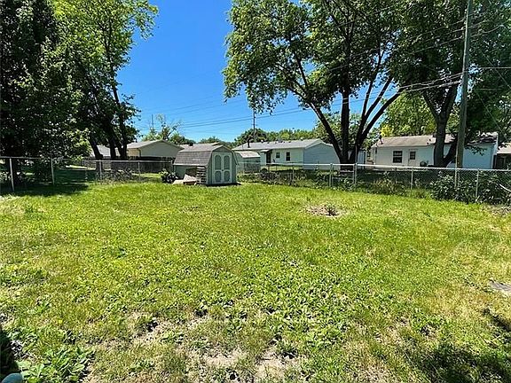 5th image of 1433 Hillcrest Dr