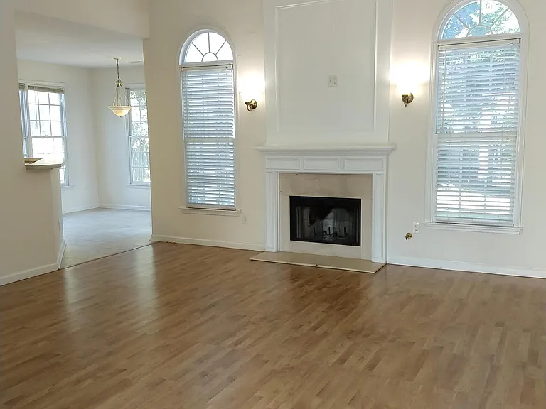 125 Quay Cir — Photo 2