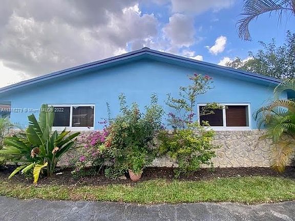 2nd image of 2631 SW 13th Ave #2
