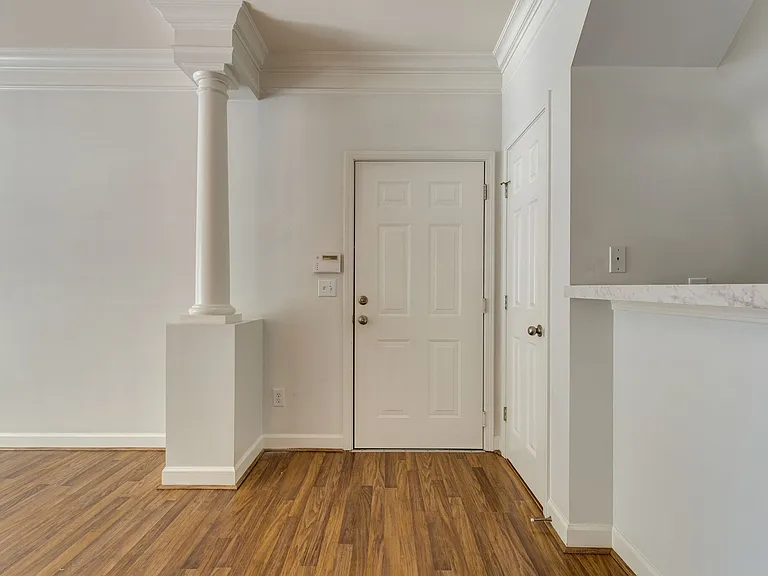 2304 Elliott Ave #102 — Photo 7