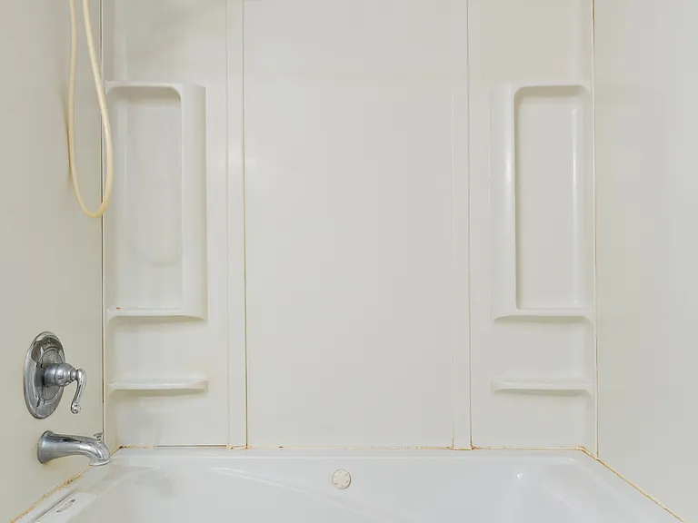 407 Crescent St — Photo 15