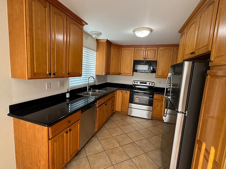 226 Sparrow Dr — Photo 2