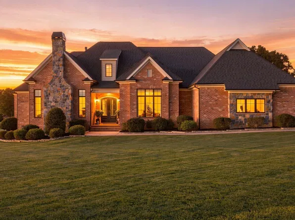 326 Crepe Myrtle Dr, Greer, SC 29651