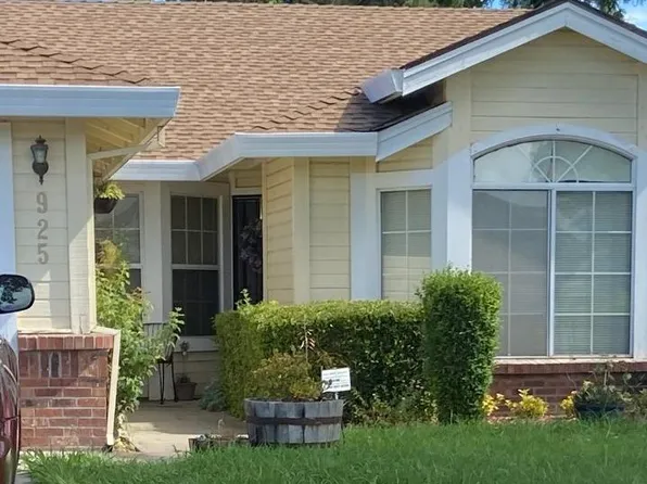 925 Dondra Way, Sacramento, CA 95838