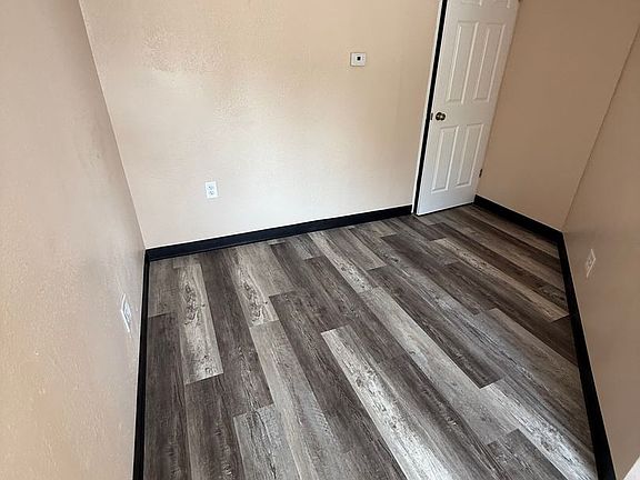 5th image of 140 Minnie St Suite E