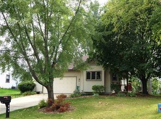 909 W Mohawk Trl, Deforest, WI 53532