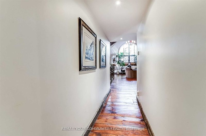 Markham House for rent - 2 Bedrooms — photo 11