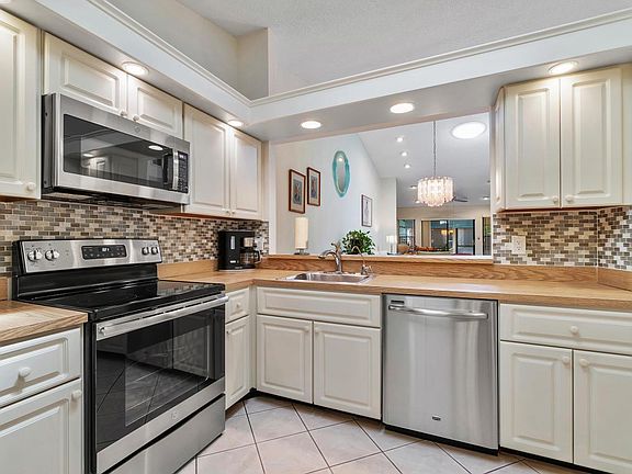 3rd image of 5330 Palmetto Palm Ct APT B