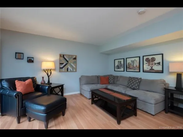 705 Lake Ave Unit 64, Bristol, CT 06010