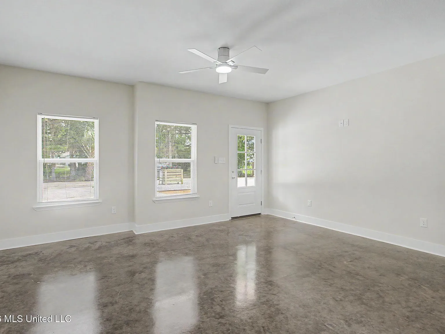 3 bed, 2.0 bath, 1148 sqft, $1,550 — Photo 2