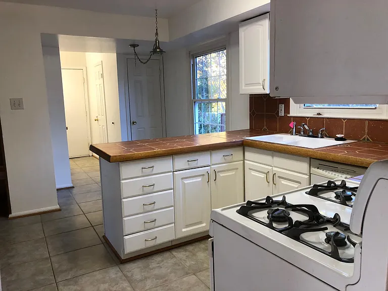 6221 Garretson St — Photo 14