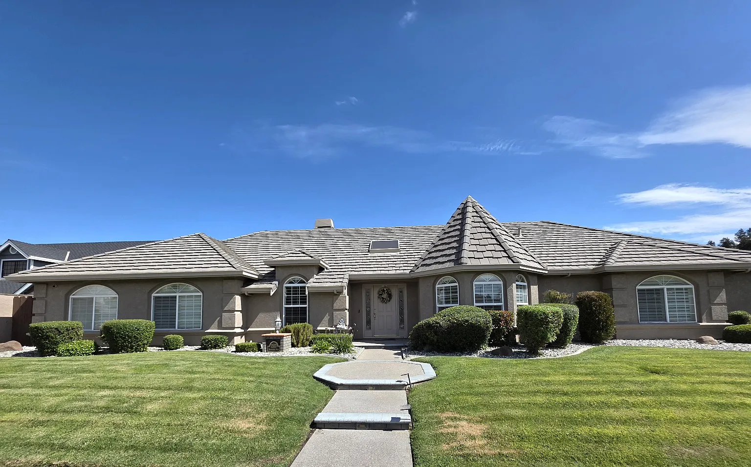 3 bed, 2.5 bath, 2446 sqft, $3,150 — Photo 1