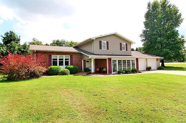 1st image of 128 Dogwood Dr