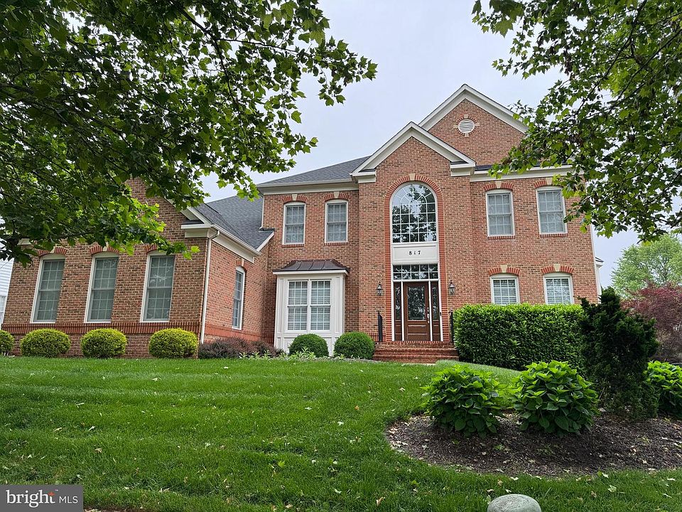 1st image of 817 Stable Manor Rd