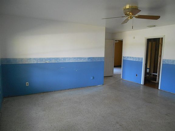 3rd image of 702 Shore Dr