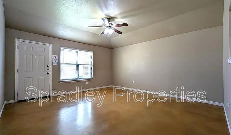 1574 Brady Way — Photo 7