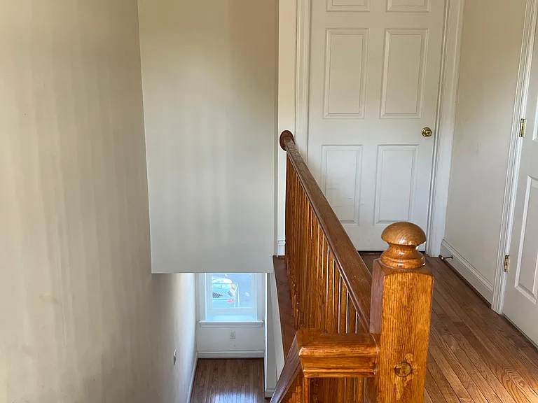 Level 3
Bedroom 2 Door