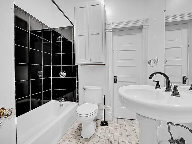 2125 E 13th Ave — Photo 16