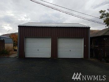 5th image of 774 2nd Ave N