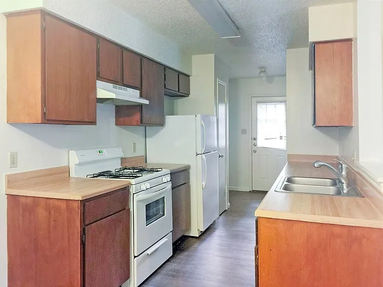 2014 Alex Ave #B — Photo 8