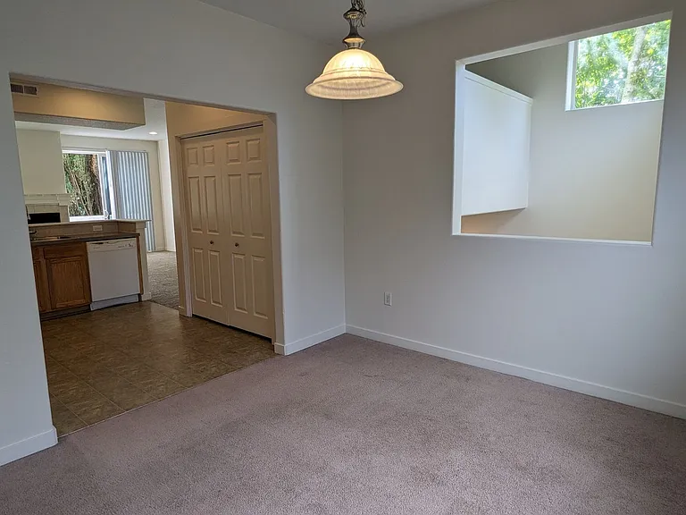 Halsey East Townhomes — Photo 276