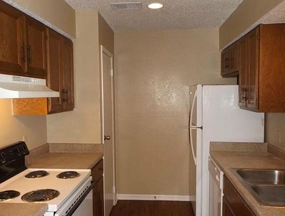 616 Lost Springs B2_12012015