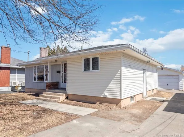 7 Frier St, Moncton, NB E1A 4L7