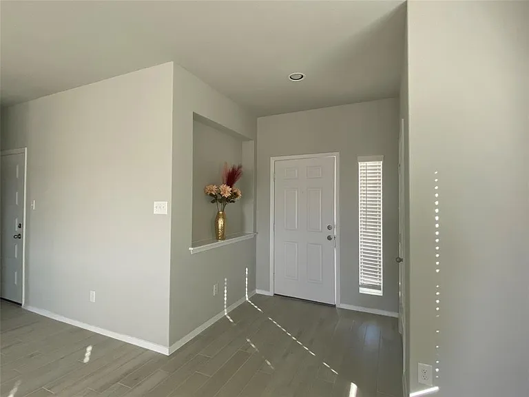 11704 Murano Dr — Photo 17